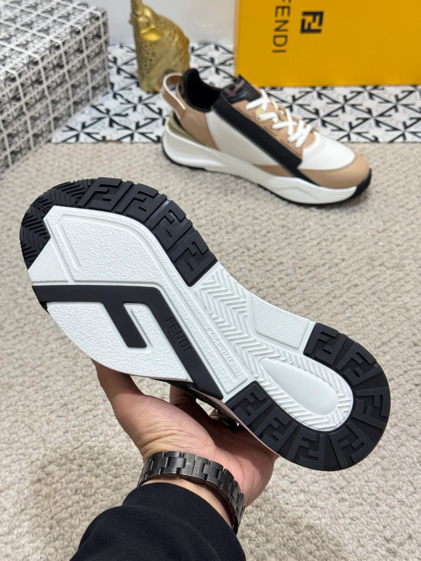 Men's men's shoes 💰520 [New style] 🦥🦥 Original quality - Fendi ◾️▫️F D🆕 Spring and summer new men's slip-on sneakers, with elastic straps, side zippers, and corrugated soles engraved with F. Embossed Fendi Flow lettering on the heel. Mixed material of high-tech fabric and black suede. FF graphic tongue. Ultra-light and wear-resistant EVA sole. Size: 38-44 (45 customized